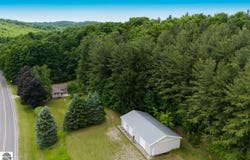 1551 N MACKSEY ROAD, SUTTONS BAY, MI 49682
