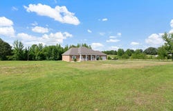 361 Cherry Bark Lane, Courtland, MS 38620