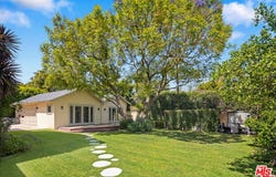 512 N Linden Dr, Beverly Hills, CA 90210