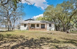 1134 Eagle Creek, Floresville, TX 78114