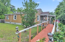2601 Mayberry Loop Road, Morehead City, NC 28557