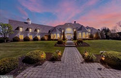 1000 BLUESTONE Drive, LITITZ, PA 17543
