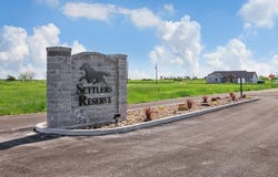 433 Rolling Hill Drive, Cat Spring, TX 78933