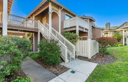 57 Lakeshore Court, Richmond, CA 94804