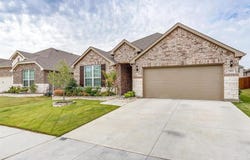 957 Crest Breeze Drive, Fort Worth, TX 76052