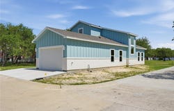 150 Lavaca Circle, Rockport, TX 78382