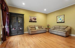 17 Burniston Ct, Hillsborough Twp., NJ 08844-2334