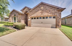 5209 Prestwick Drive, Arlington, TX 76001