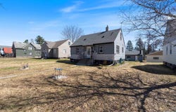 28 N 66th Ave W, Duluth, MN 55807