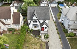 91 3Rd Ave, Westwood Boro, NJ 07675-2935