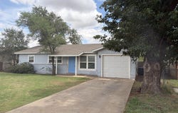 2726 E Colgate Street, Lubbock, TX 79403