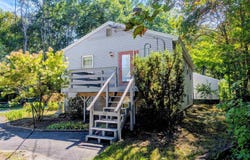 33 Chestnut Street, Claremont, NH 03743