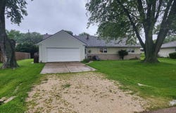 4906 Forest View, ROCKFORD, IL 61108
