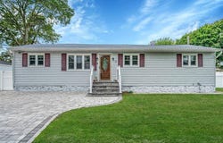 15 Liberty Avenue, Selden, NY 11784