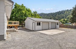 896 W Evans Creek Road, Rogue River, OR 97537