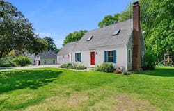 102 Elm St, Newbury, MA 01922