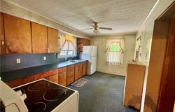 8223 High Street, Garrettsville, OH 44231