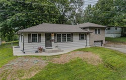 606 S 23rd Terrace, Lexington, MO 64067