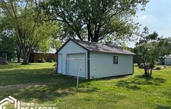 212 N Baker St, Keota, IA 52248