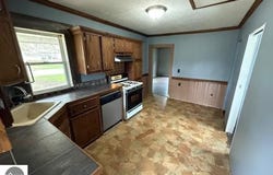 219 S Bankson, St Louis, MI 48880