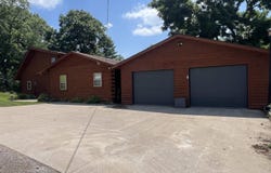 710 High Street, Eldon, IA 52554