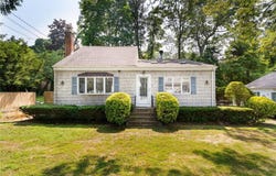 116 Magnolia Drive, Rocky Point, NY 11778