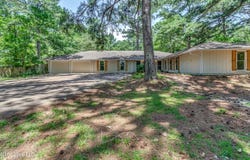 551 Holly Bush Road, Brandon, MS 39047