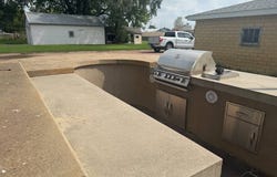 404 S 1st St., Parkston, SD 57366