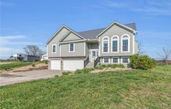 6095 SE Dittoe Lane, Holt, MO 64048