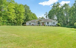 5537 Walnut Grove Circle, Struthers, OH 44471