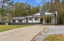 37 OAKCREST DR, LAUREL, MS 39440