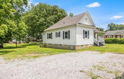 1 W 10th Street, Chickamauga, GA 30707