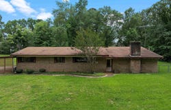 1320 Pinehill Drive, Jefferson, TX 75657