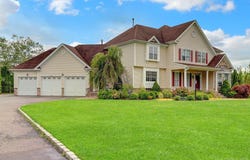 7 Brookline Court, Wading River, NY 11792
