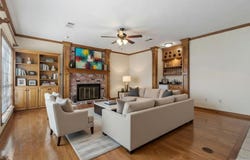 8 Edgewater Cove, Maumelle, AR 72113