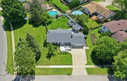 218 Windridge Drive, McHenry, IL 60050