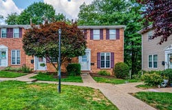 613 Newton Sq, Moon/Crescent Twp, PA 15108