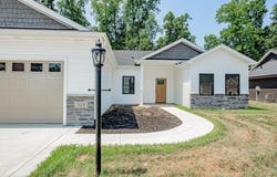 528 S Valley River Drive, Columbia City, IN 46725