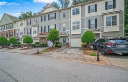 1768 Oakbrook Lane NW, Kennesaw, GA 30152