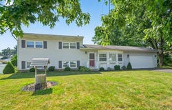 11 Authors Avenue, Henrietta, NY 14467
