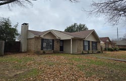 850 Meadowlark Drive, Lewisville, TX 75067
