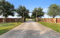 777 Stiles Road, Whitesboro, TX 76273