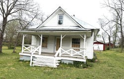 410 E 3rd Street, Mountain View, MO 65548