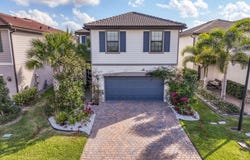 800 SE Villandry Way, Port Saint Lucie, FL 34984