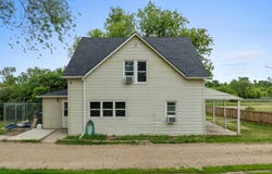 37 2nd St NE, Sawyer, ND 58781