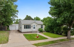 804 19th St, Minot, ND 58703-1804