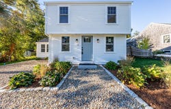 10 North Road, West Dennis, MA 02670
