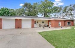 221 4th Avenue, Edwardsville, IL 62025