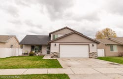 1324 E Yellowstone Ave, Post Falls, ID 83854