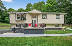 411 Fair Oaks Road, Middletown, NY 10940